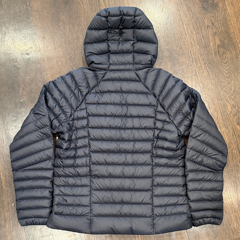 NWT Patagonia Black Women’s Down Sweater Hoody - Picture 4 of 15